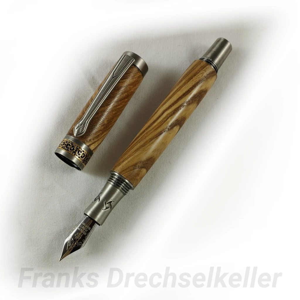 Füller "Alvaldi", Farbe Zinn-Bronze, Holz Esche – Bild 2